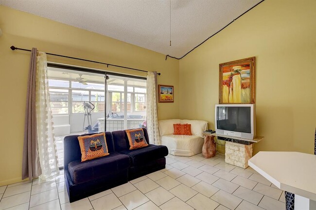 Building Photo - 9565 El Clair Ranch Rd