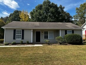 Building Photo - 2711 Ingleside Dr