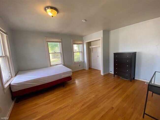 Building Photo - 5 br, 2 bath House - 314 E Summit St