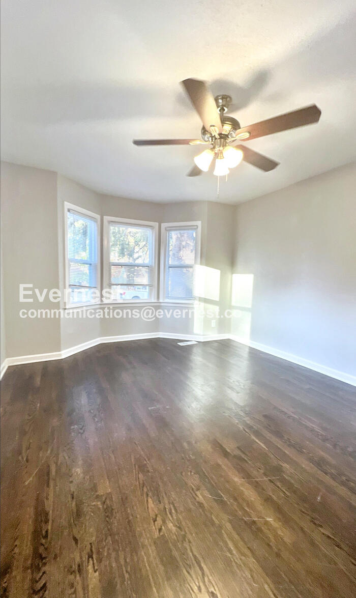 Building Photo - 9611 E 33rd St S