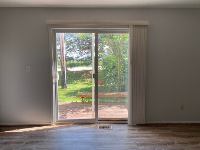 Building Photo - 3112 Bolgos Cir