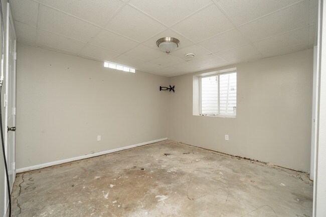 Building Photo - 603 W 18th St