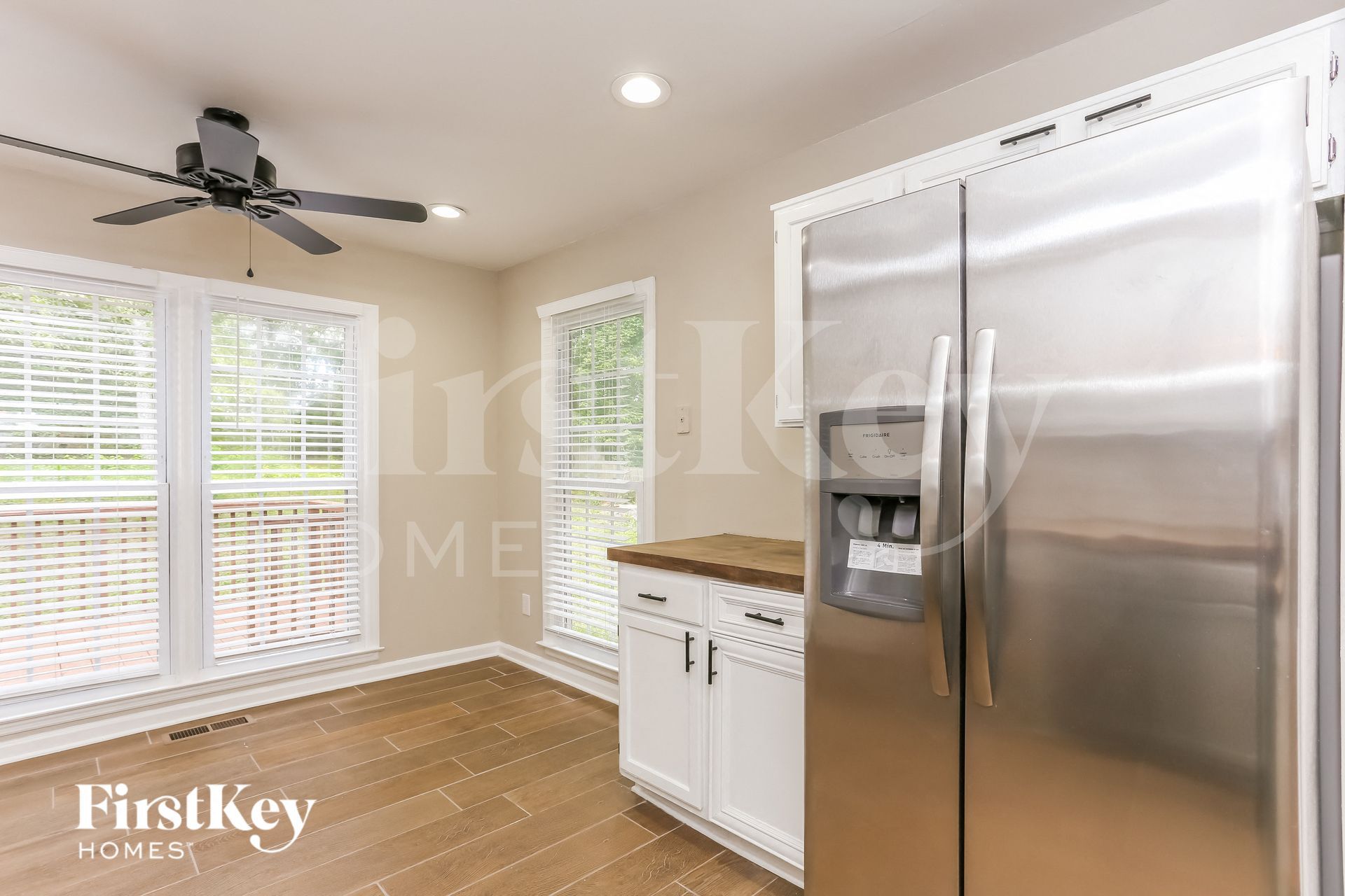 Building Photo - 5395 Telford Ct