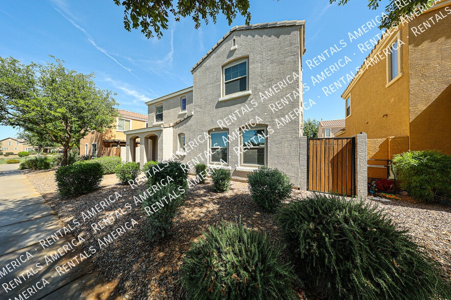 Building Photo - 2665 E Bart St