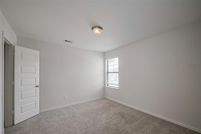 Building Photo - 27846 Western Crk Ct