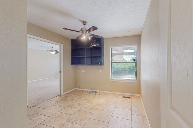 Building Photo - ACADEMY RIDGE 2 Bedroom Plus Office   2 Ba...