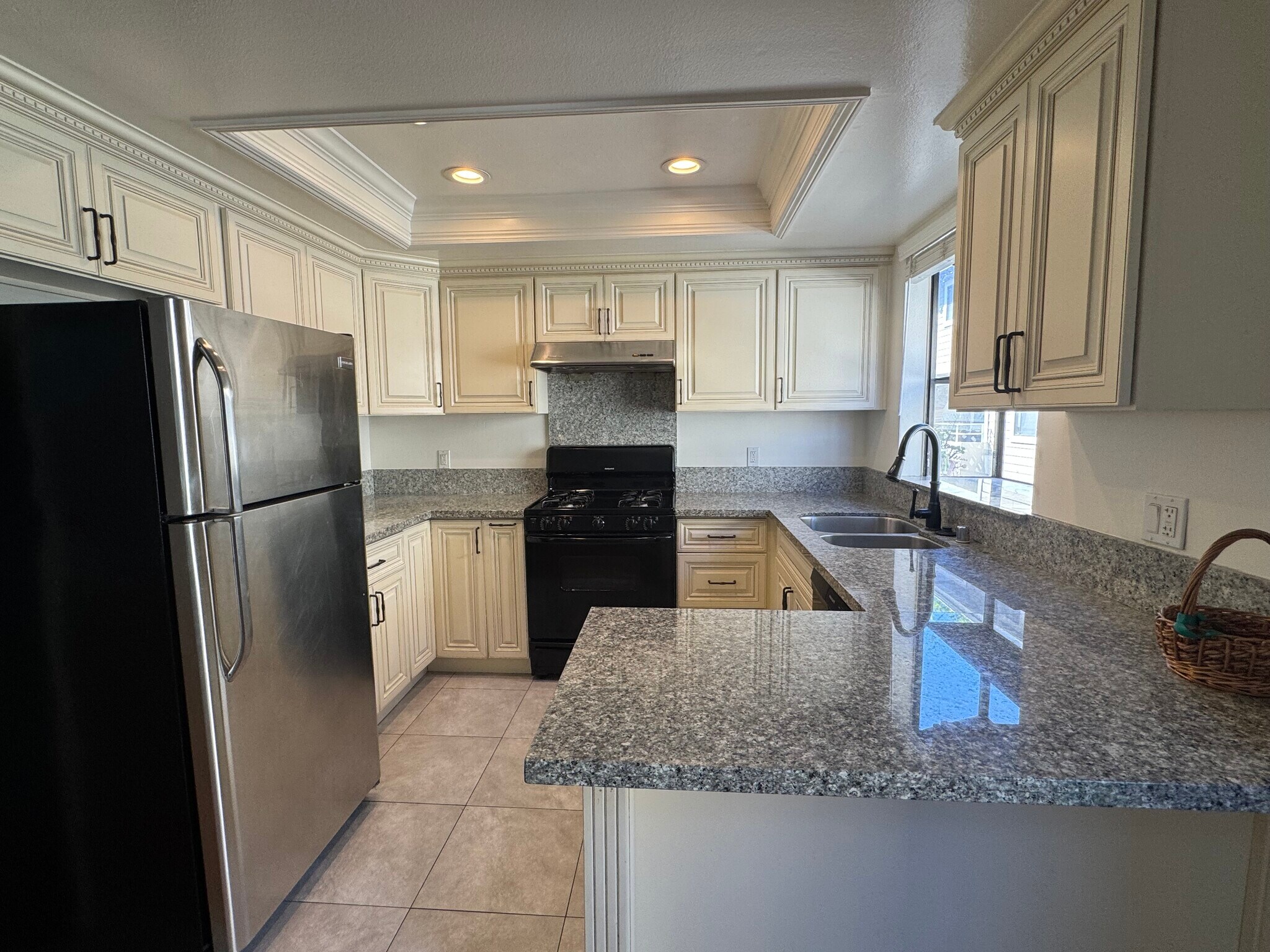 Building Photo - 15220 S Normandie Ave