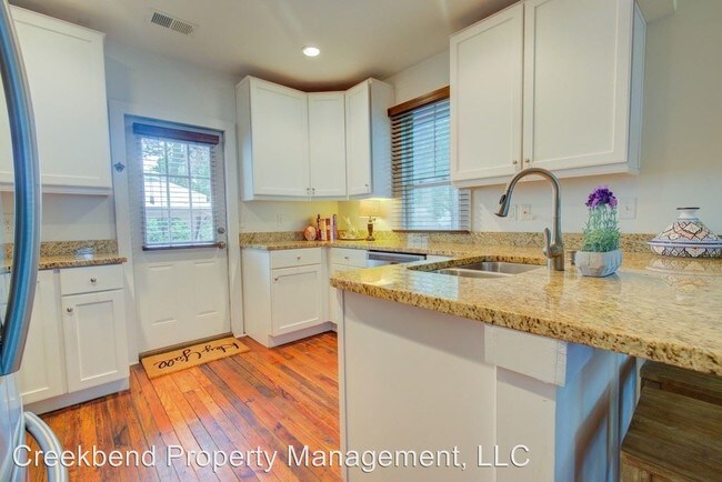 Building Photo - 3 br, 2 bath House - 22 Maverick