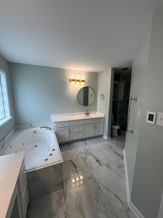 Building Photo - Beautiful 4 Bedroom 2 and a Half Bathroom in the Heart of Sherwood, AR