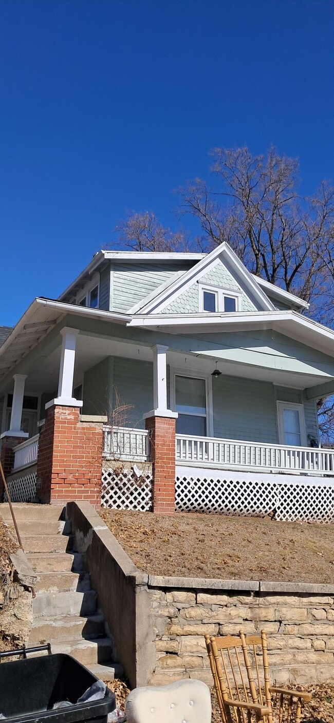 Primary Photo - 2319 Charles St