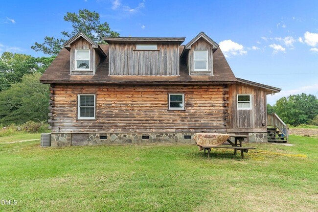 Building Photo - 65 Birdhouse Ln