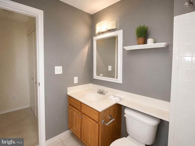 Building Photo - 18501 Fairlight Dr