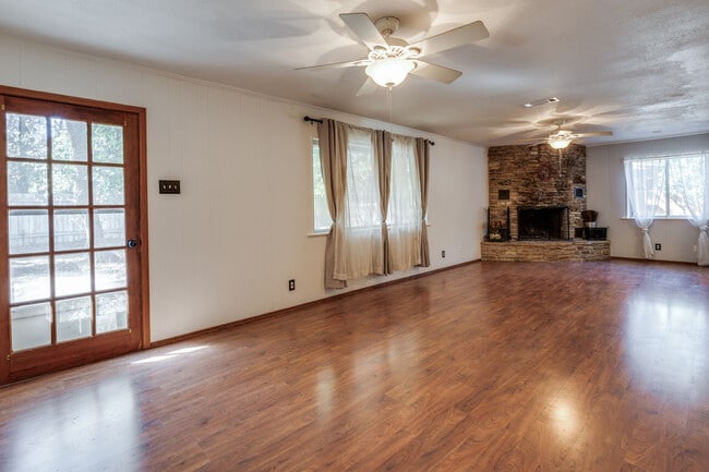 Building Photo - Hallmark