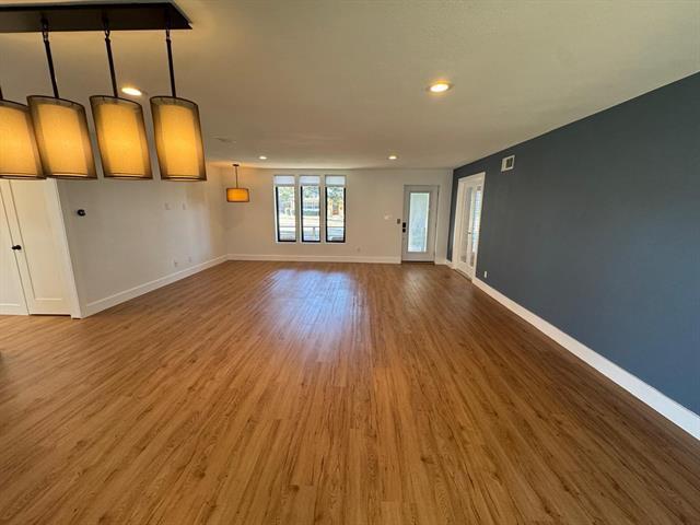 Building Photo - 6826 Kingsbury Dr