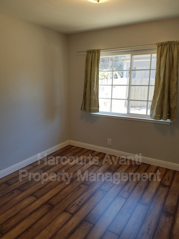 Building Photo - 8125 Los Sabalos St