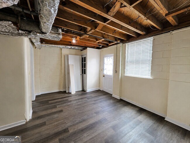 Building Photo - 2928 Belleau Ln SE