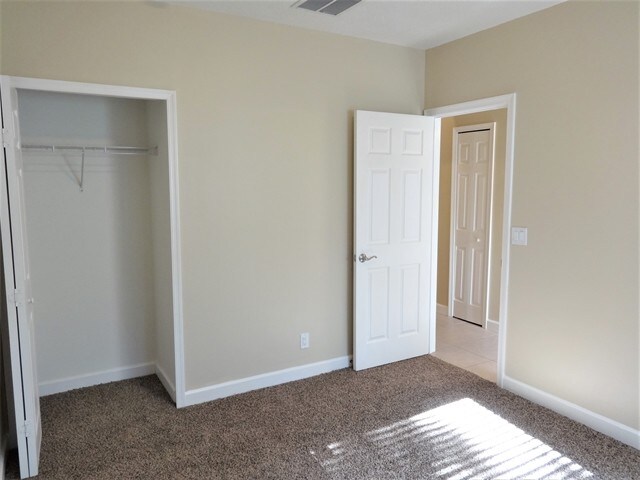 Building Photo - 6117 NW Gause Ave
