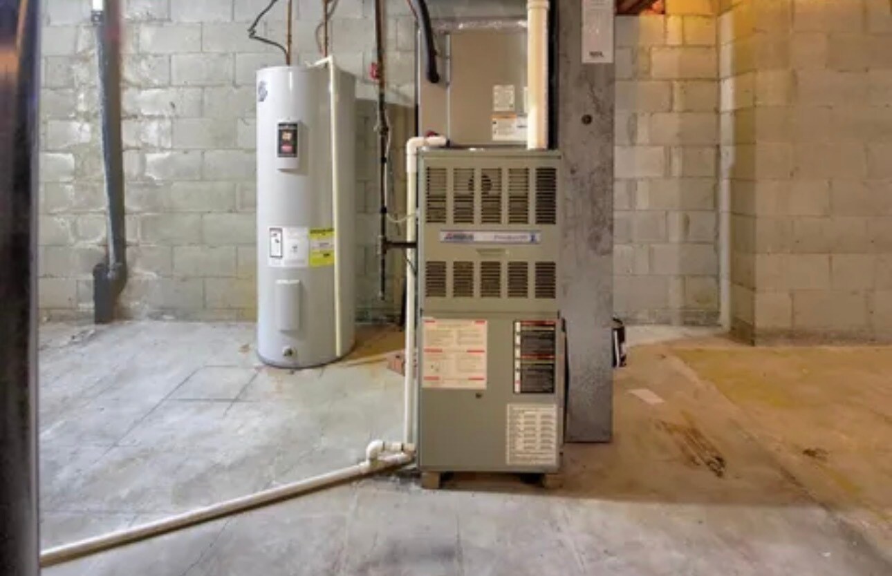 New Hot Water Heater, Newer furnace & A/C unit - 8653 Refugee Rd
