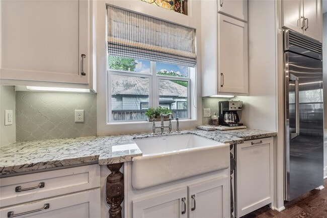 Building Photo - 127 5th St