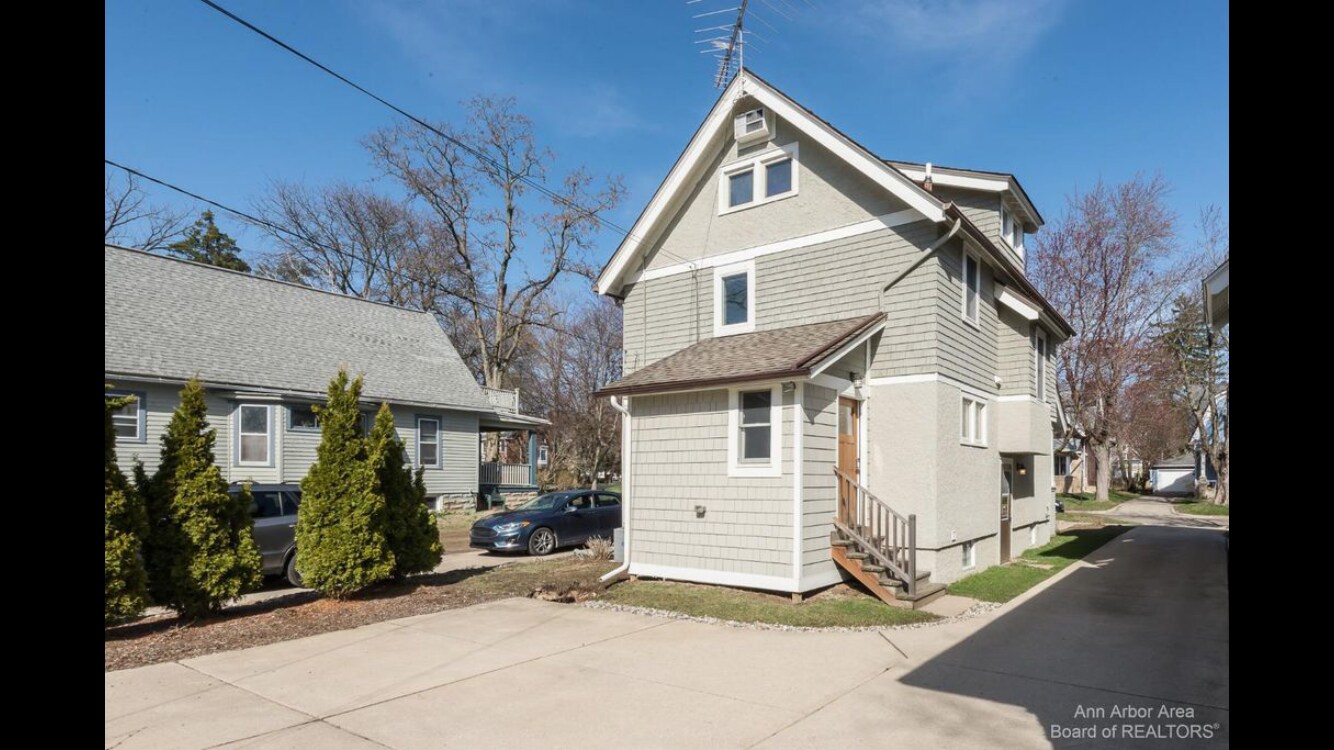 Building Photo - 1040 Olivia Ave