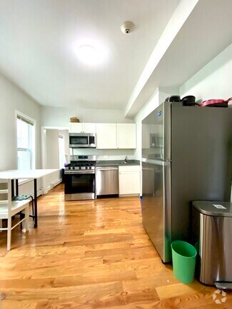 Building Photo - 417 Cardinal Medeiros Ave