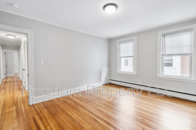 Building Photo - 9 Bretton Rd