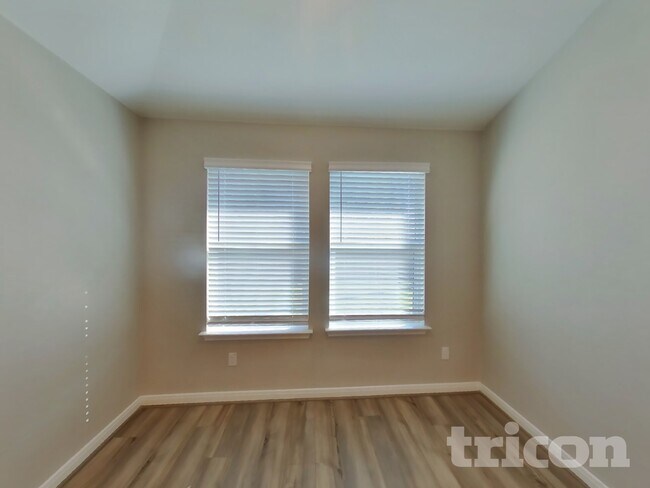 Building Photo - 13618 Paxton Blvd