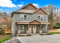 Building Photo - 420 S 2nd St