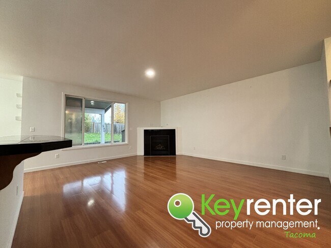 Building Photo - Beautiful 4 Bedroom 2.5 Bathroom Tacoma Home for Rent in Quiet Cul-De-Sac Community