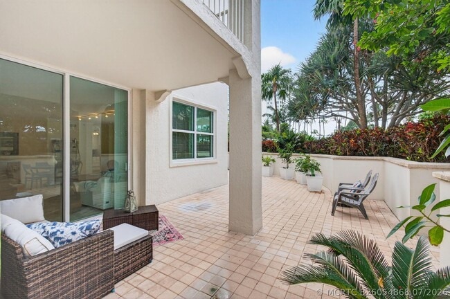 Building Photo - 3700 S Ocean Blvd