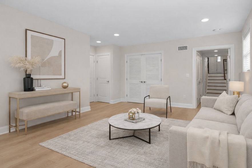 Building Photo - 20 Zazzetti St