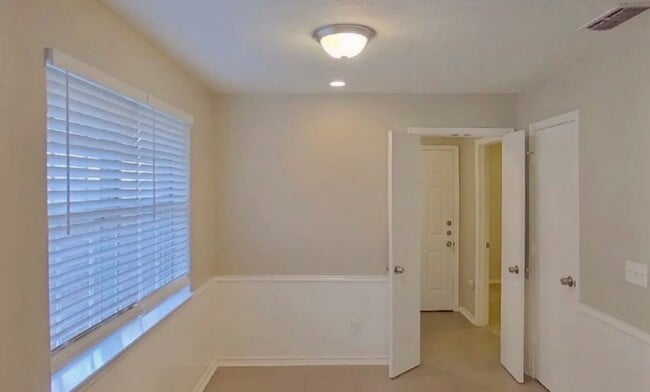 Building Photo - Your Perfect Next Chapter Starts in This 4-Bedroom Home