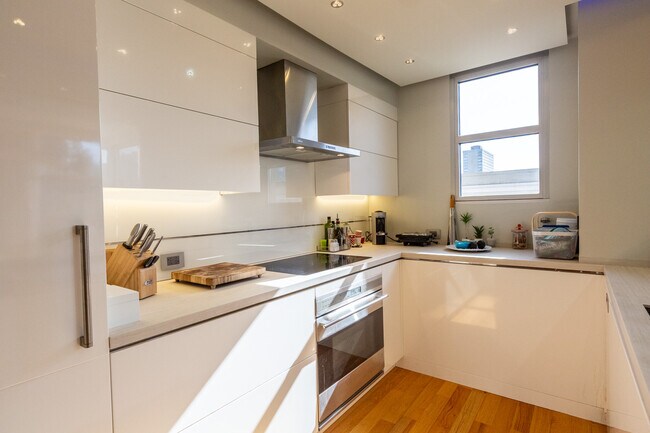 Building Photo - 1800 Washington St