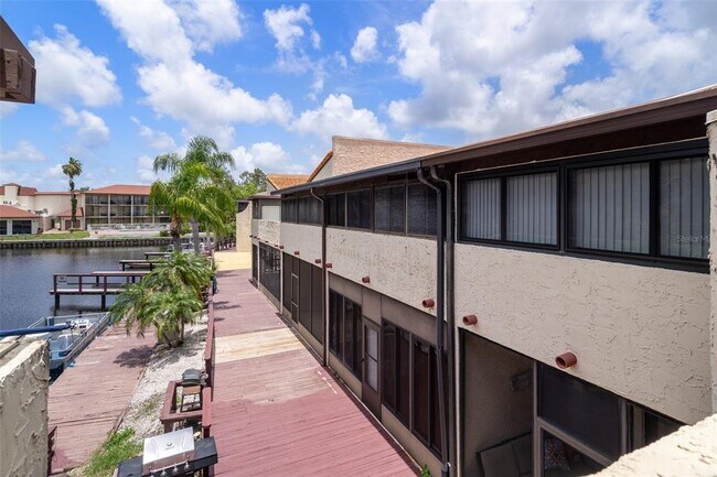 Building Photo - 2571 Cyprus Dr