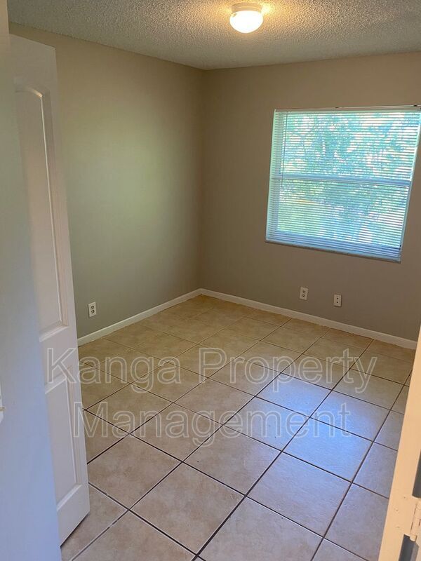 Building Photo - 11429 NW 35th St