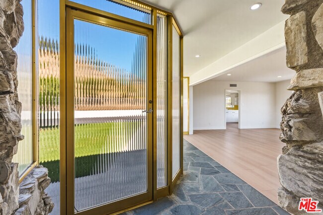Building Photo - 1682 Larco Way