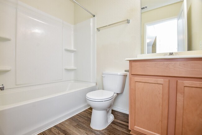 Building Photo - 4407 Champions Landing Dr