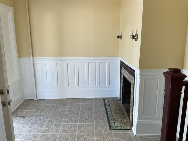 Building Photo - 497 Elmwood Ave