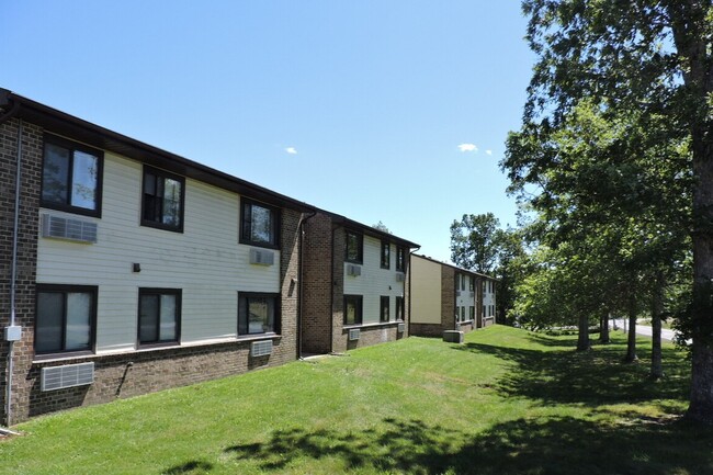 Primary Photo - Roberts Village Apartments