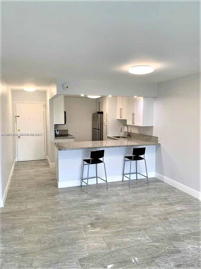 Building Photo - 5201 Geneva Ct