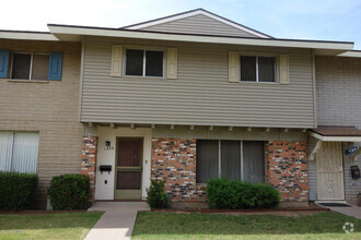 Building Photo - 4 Bedroom spacious Hallcraft!!!  Updated f...