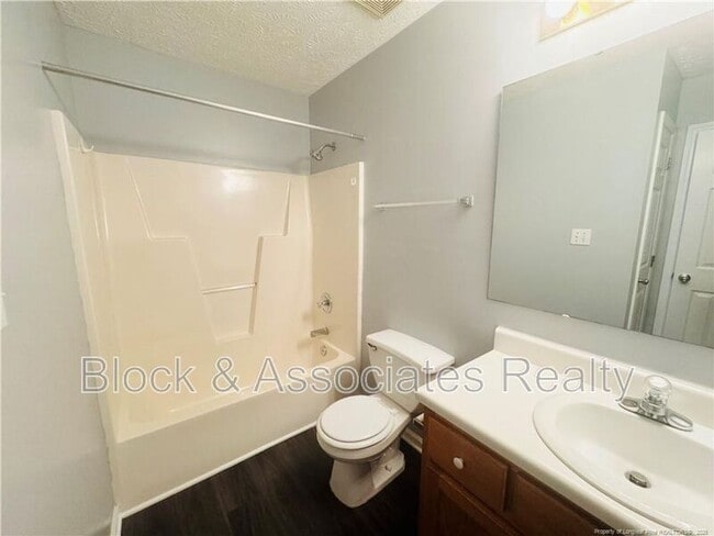 Building Photo - 233 Bahia Ln