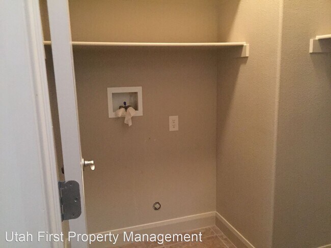 Building Photo - 3 br, 2 bath House - 543 N 2480 W