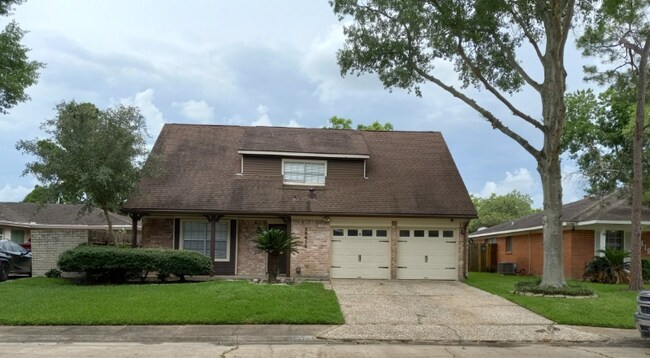 Primary Photo - 15415 Poolview St