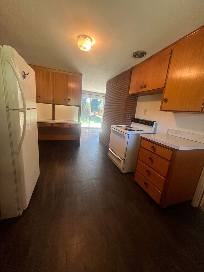 Building Photo - 3-Bedroom 1-Bathroom home in Eugene