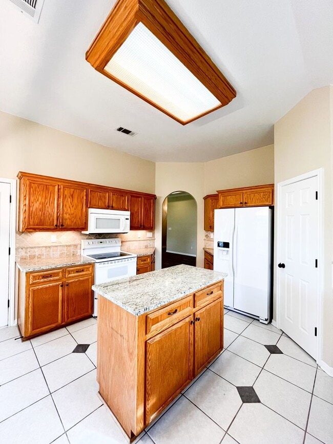 Building Photo - Available NOW!!!! You must see this is a Fabulous Home. 4 bedrooms, office, 2 bath, 2 car garage ...