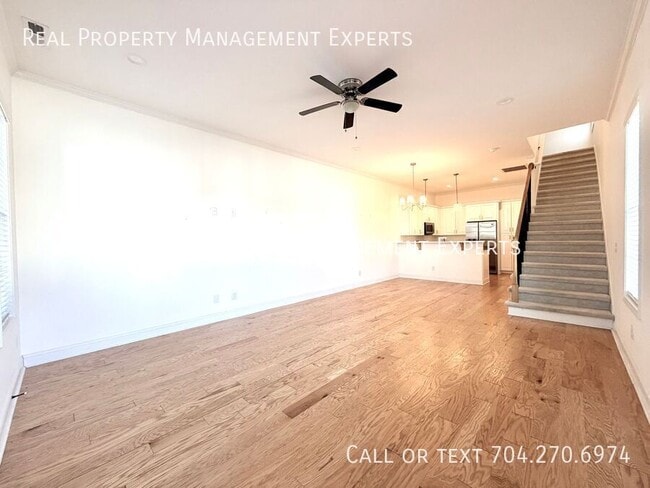 Building Photo - 269 W G St