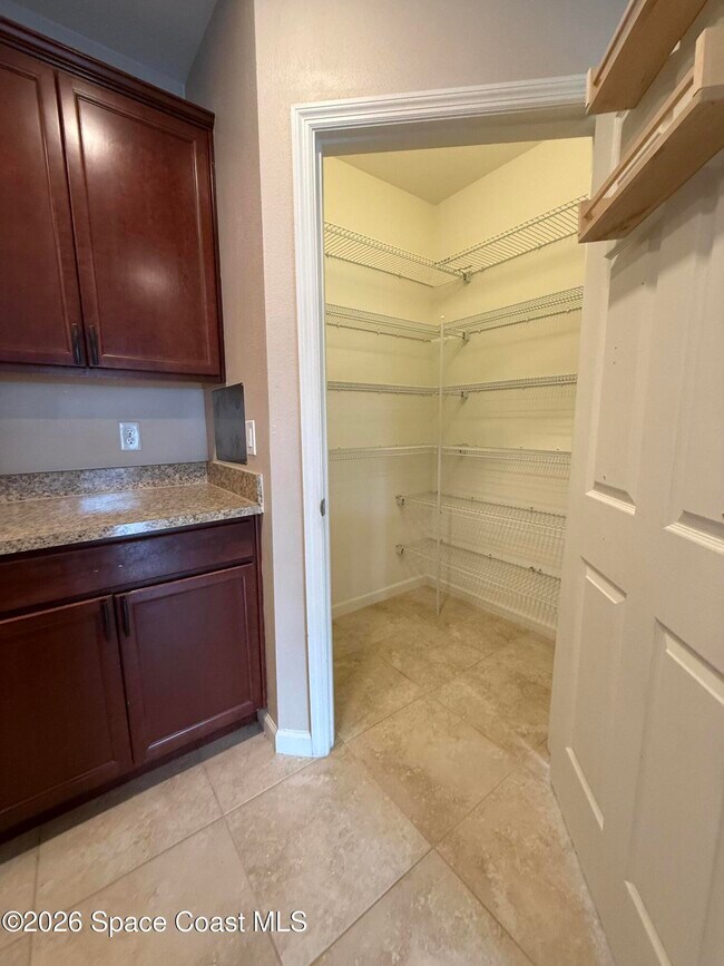 Building Photo - 1070 Swiss Pointe Ln