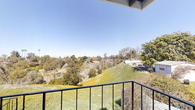 Building Photo - FREE RENT UNTIL JULY 1 2026 You must see this most amazing Clairemont “penthouse” ever!
