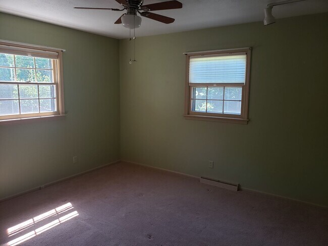 Building Photo - 4-bedroom, 2 bathroom unfurnished home in Stevensville